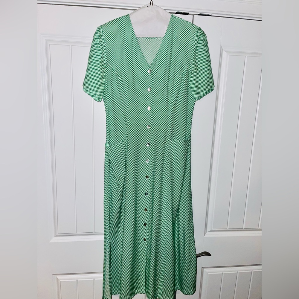 Like NEW, Green maxi button down dress size 4